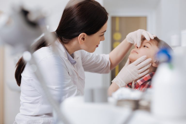 laryngologia dziecięca