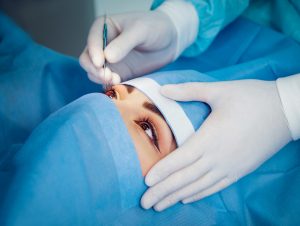 Wszczepienie soczewki fakijnej – stała metoda korekcji wad wzroku
